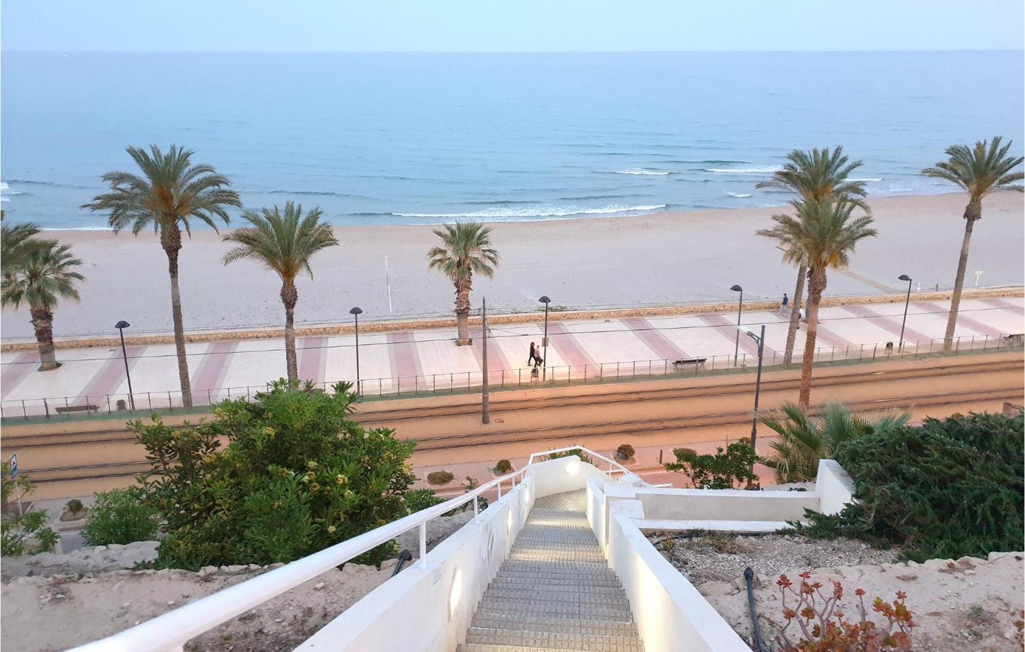 2 Bedroom Cozy Apartment In El Campello Exterior foto